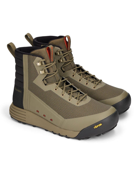Simms Access Boot - vadarstövel för fiske med Vibram IdroGrip-sula, snörning och förstärkta tår. Perfekt för fiskesan.